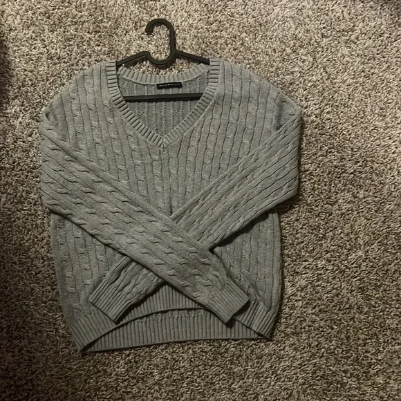NEVER WORN BRANDY MELVILLE knit SWEATER in size M, in great condition - Picture 3 of 3